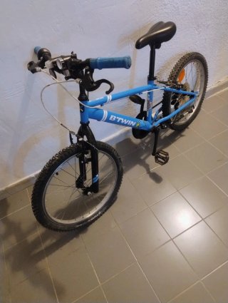 Bicicleta infantil Btwin azul
