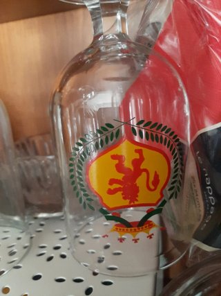 N.3 Bicchiere da birra con stemma