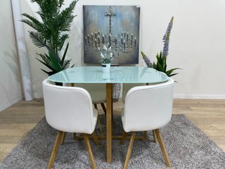 Mesa cristal templado y 4 sillas comedor