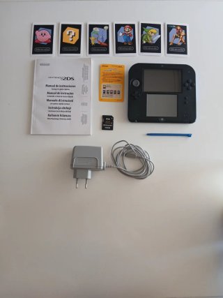 Nintendo 2DS Negra y azul. Edición especial.