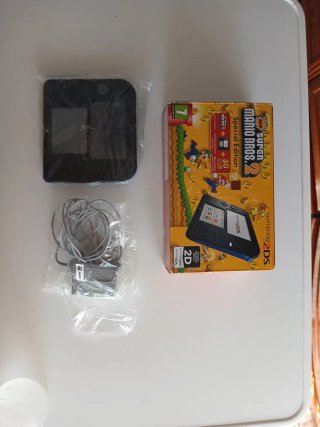 Nintendo 2DS Negra y azul. Edición especial.