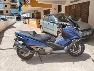 Kymco AK 550 Maxi Scooter Azul