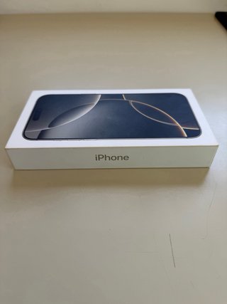 Caja iPhone 16 Pro Max