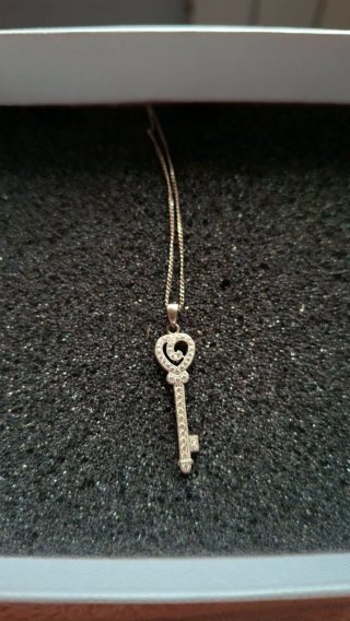 Collar plata llave con brillantes