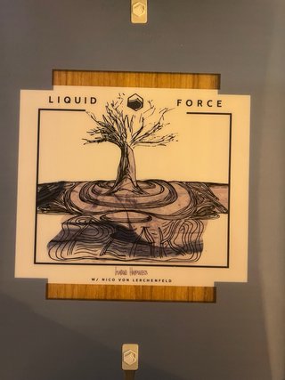Wakeboard Liquid Force Peak 142, botas Peak 42/43