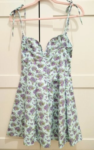 Vestido Zara floral verde y morado