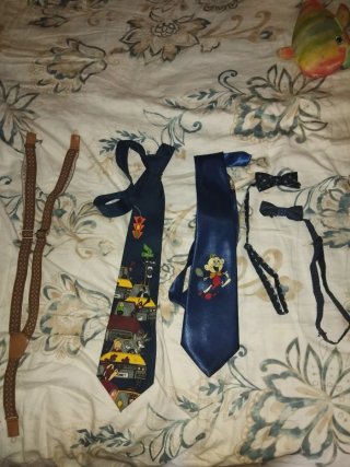 Corbatas, pajaritas y tirantes