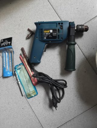 2 Taladros de 500W con brocas