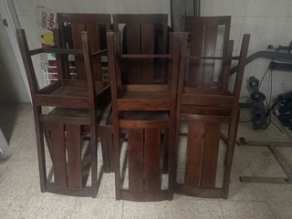 Juego de 6 sillas de madera marrones