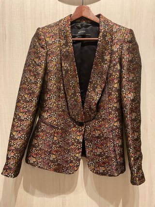 Blazer y pantalón Zara Basic estampado floral.