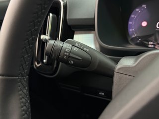 Volvo XC40 Core 2.0 B3 G 163CV Auto MHEV EL TOP!!!