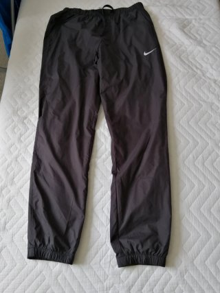 Pantalón deportivo Nike negro