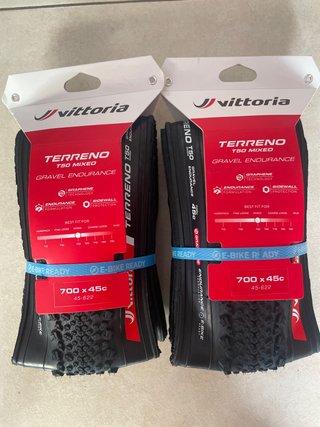 2x Vittoria Terreno T50 700x45c