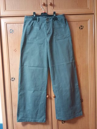 Pantalón vaquero ancho gris