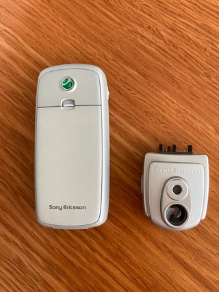 Teléfono Sony Ericsson T300 con CommuniCam MCA-25