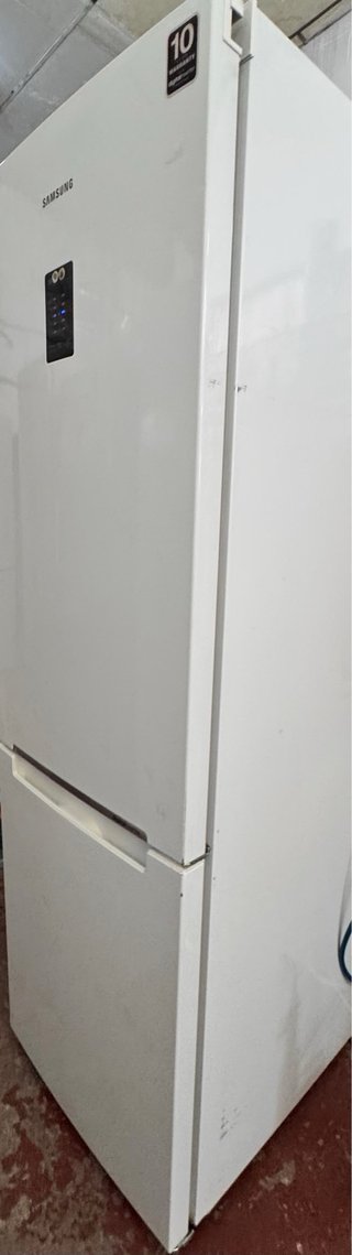 FRIGORÍFICO COMBI NO FROST SAMSUNG EN BLANCO