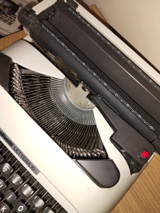 Máquina de escribir Olivetti Lettera 10