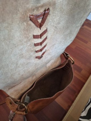 Bolso de cuero camel