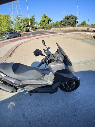 Wottan Storm Maxi Scooter 1000km Seguro todo riesg