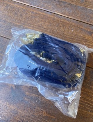 Bretelle blu con dettagli oro
