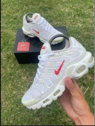 Supreme x Nike Air Max Plus TN Blancas