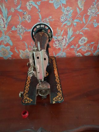 Máquina de Coser ALFA Antigua