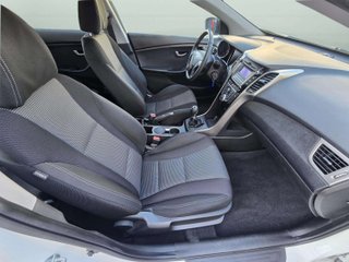Hyundai i30 1.4i 100cv. "ESSENCE"