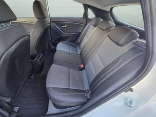 Hyundai i30 1.4i 100cv. "ESSENCE"