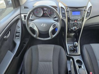 Hyundai i30 1.4i 100cv. "ESSENCE"