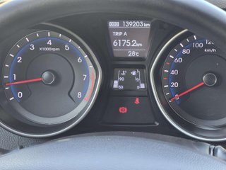 Hyundai i30 1.4i 100cv. "ESSENCE"