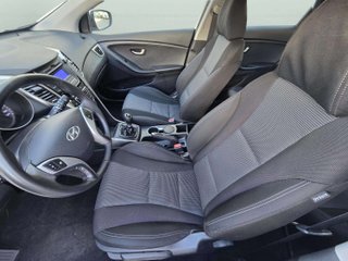 Hyundai i30 1.4i 100cv. "ESSENCE"