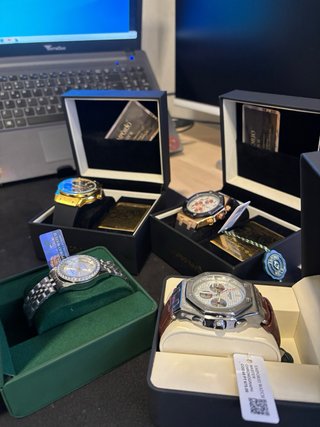 Reloj negro y oro rosa cronógrafo premium