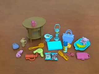 Accesorios Barbie: Mesa, Secador, Oso y Más