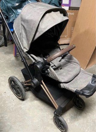 Capazo y Silla Cybex Priam Gris Chasis Rosa