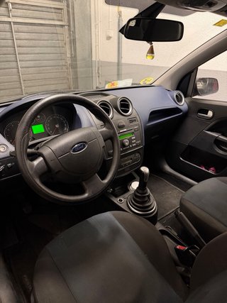 Ford Trend 2005