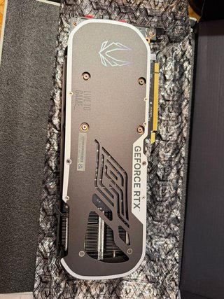 Zotac RTX 4070 Ti SUPER Trinity Black No negociabl