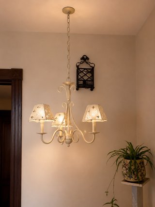 Lámpara colgante beige/blanca