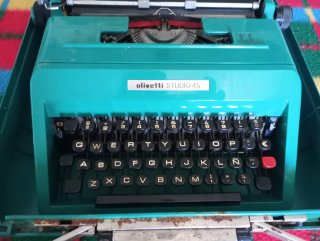 Máquina de escribir Olivetti Studio 45