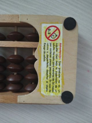 Ábaco de madera marrón