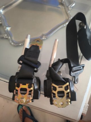 Cinturones delanteros W124 (2 unidades)