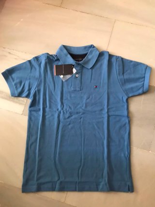 Más ropa y Gorra Gris negro