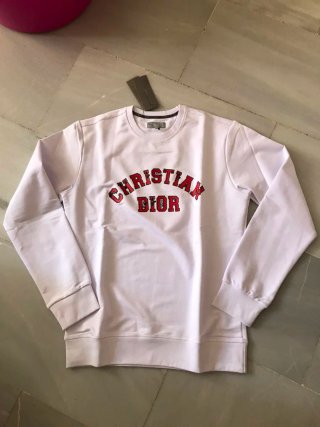 Más ropa y Gorra Gris negro