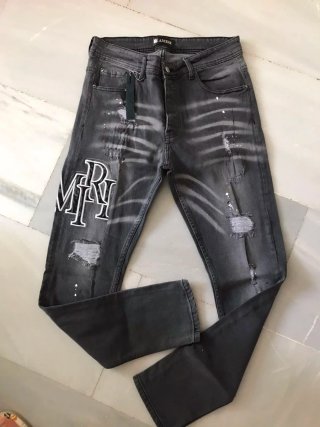 Más ropa y Gorra Gris negro