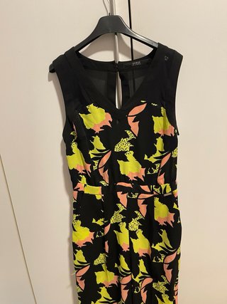 Tuta Guess elegante scollo V fantasia