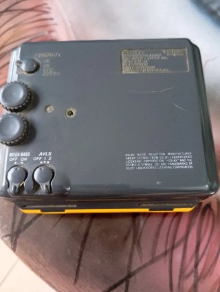Walkman Sony WM-FS395 Amarillo POCO COMUN.
