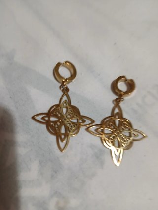 Pendientes Nudo Bruja 4 Puntas Oro