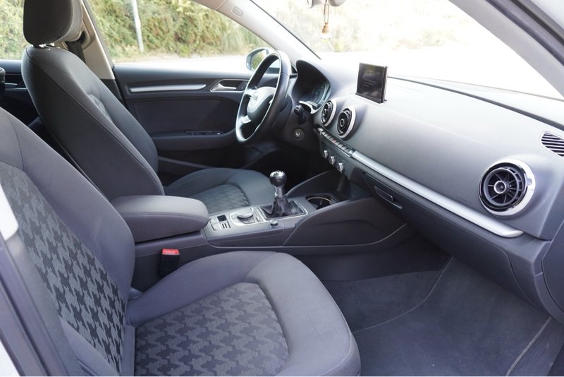 Audi A3 1.6 TDI ultra Attraction 2015, foto 4