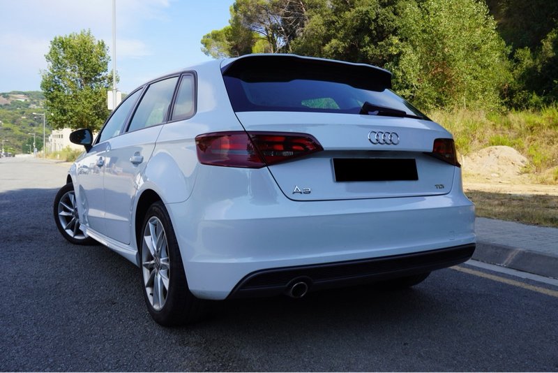 Audi A3 1.6 TDI ultra Attraction 2015, foto 2
