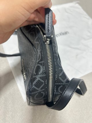 Bolso y cinturón Calvin Klein