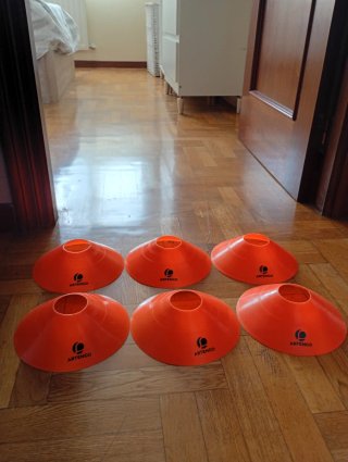 Conos y setas de entrenamiento
